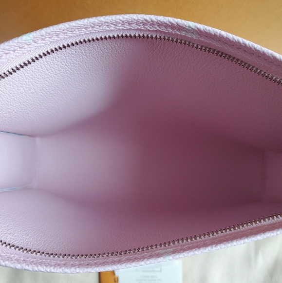 Louis Vuitton Toiletry 26 Summer Escale - Picture 3 of 4